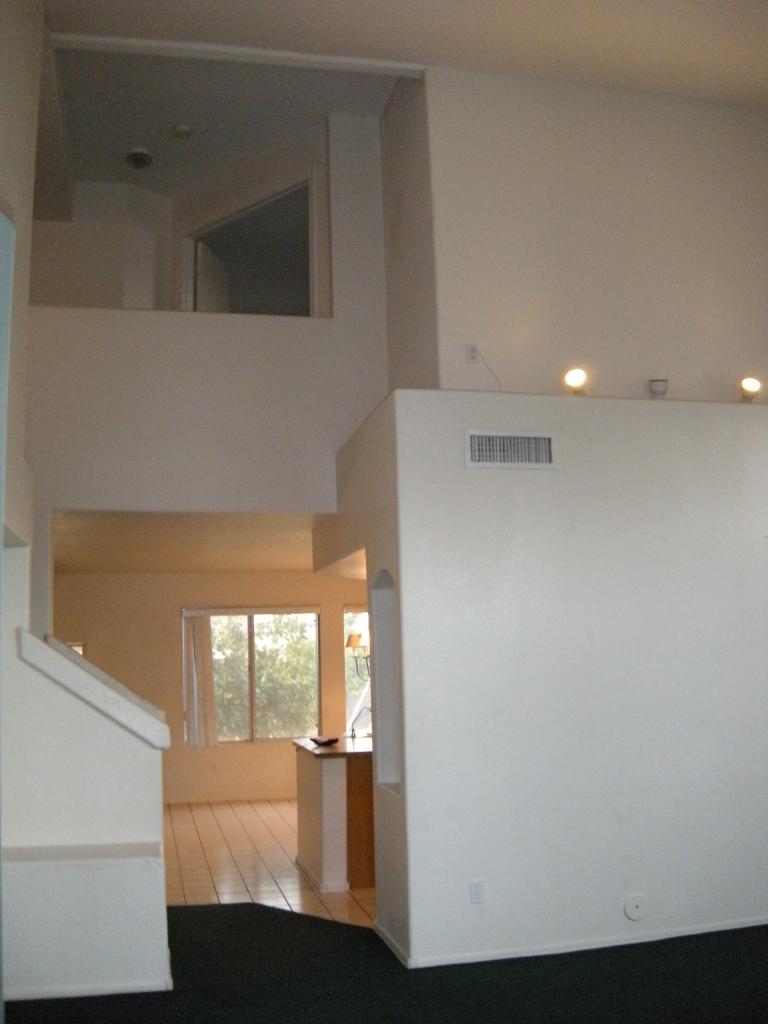 9537 West Hatcher Road Peoria, AZ 85345 - Photo 2 of 6 Entrance/Living