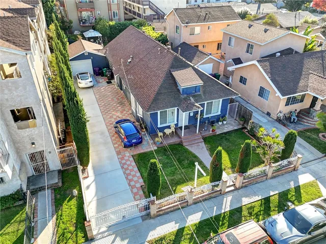 $1,199,000 | 1626 East 6th Street, Long Beach, CA 90802