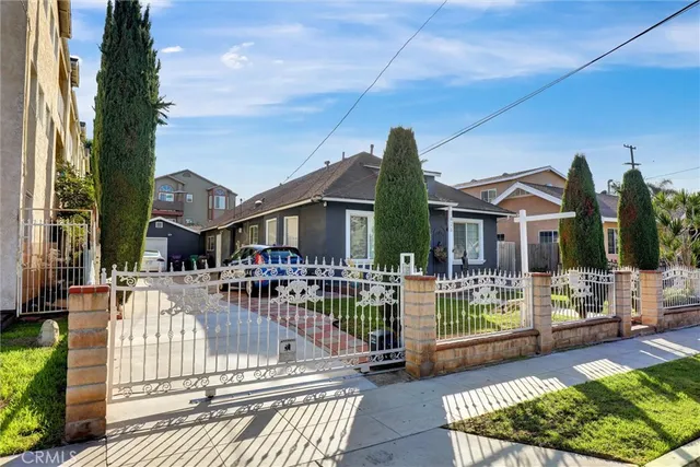 $1,199,000 | 1626 East 6th Street, Long Beach, CA 90802