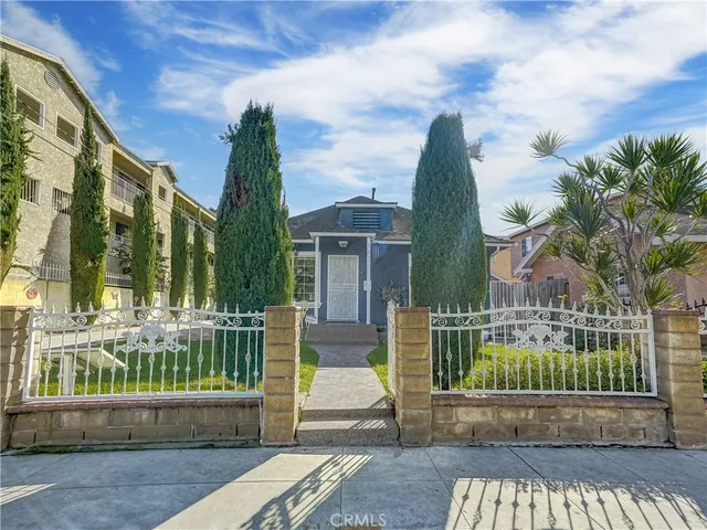 $1,199,000 | 1626 East 6th Street, Long Beach, CA 90802