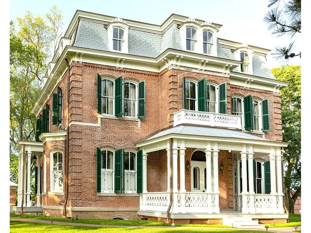 $4,800,000 | 20400 280th Trail, Malta Bend, MO 65339