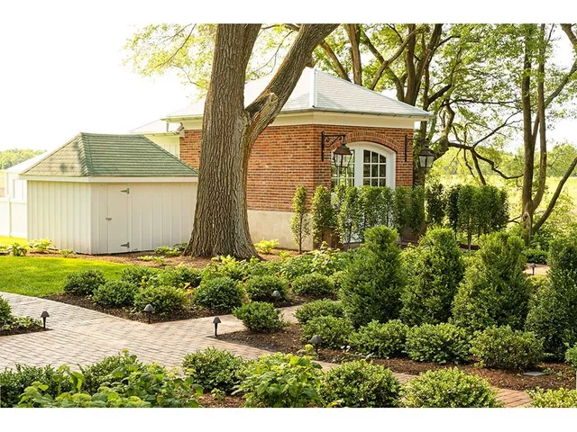 $4,800,000 | 20400 280th Trail, Malta Bend, MO 65339