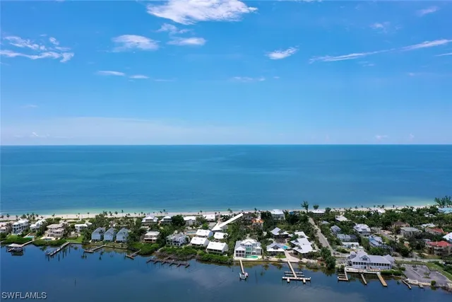 $1,395,000 | 15411 Captiva Drive, Unit 3B, Captiva, FL 33924