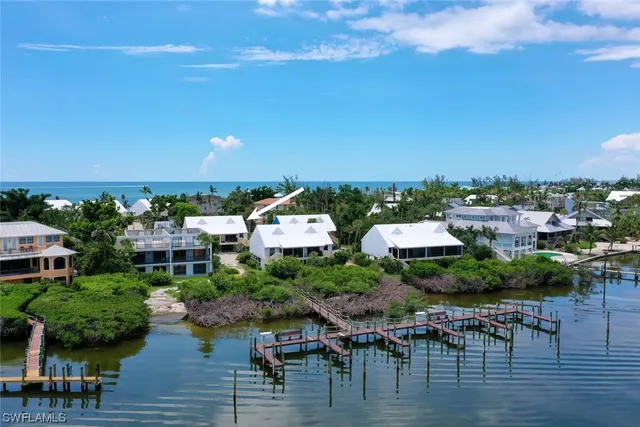 $1,395,000 | 15411 Captiva Drive, Unit 3B, Captiva, FL 33924