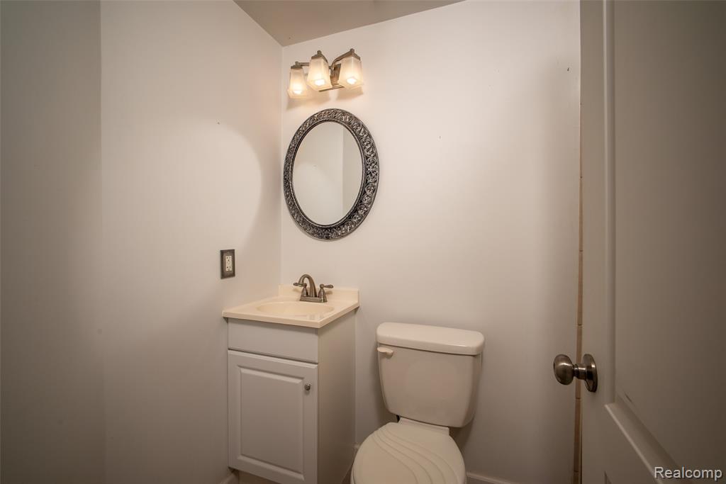 7203 Aspen Road Lexington, MI 48450 - Photo 18 of 27