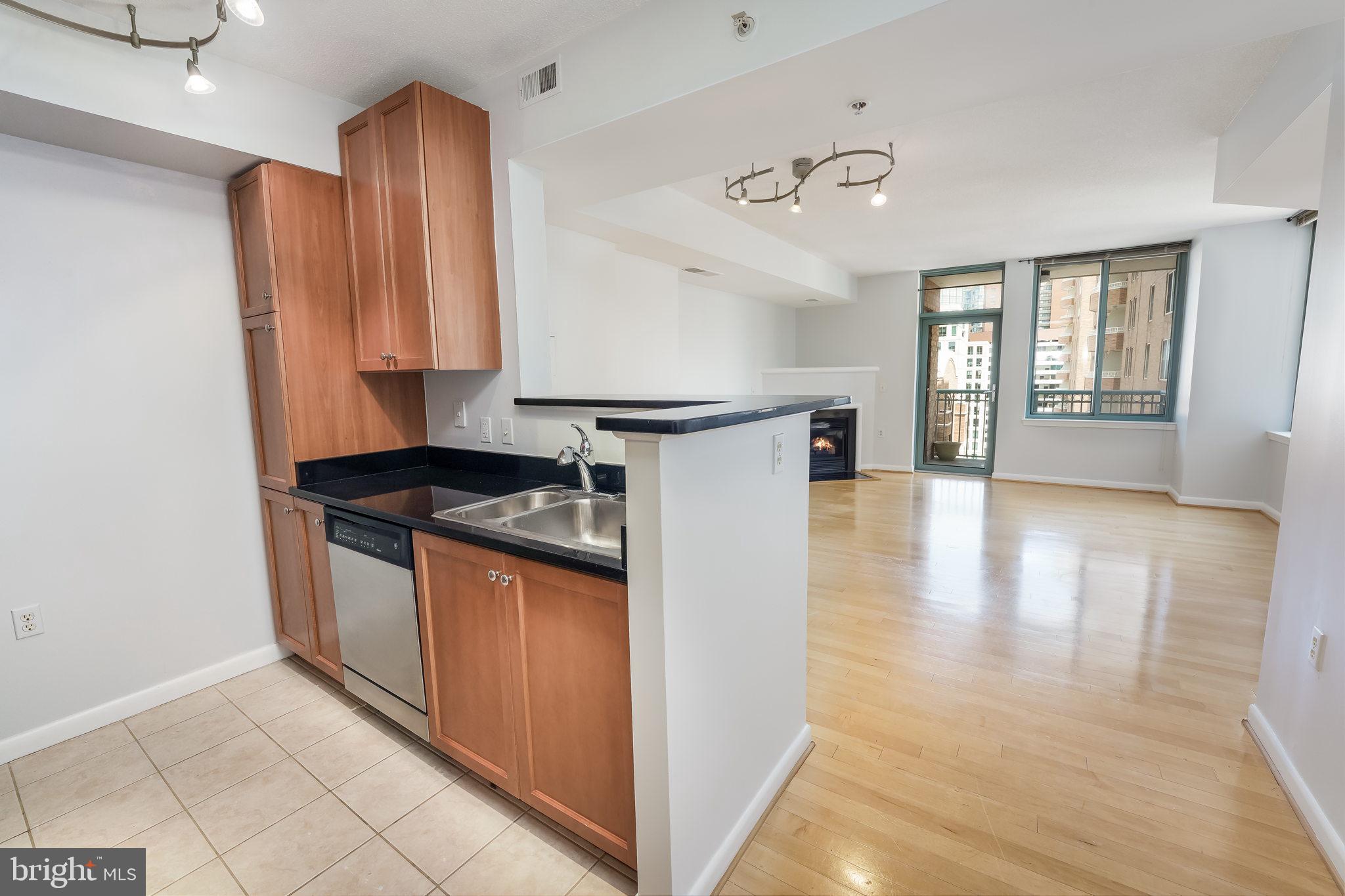 851 North Glebe Road, Unit 1309 Arlington, VA 22203 - Photo 1 of 32