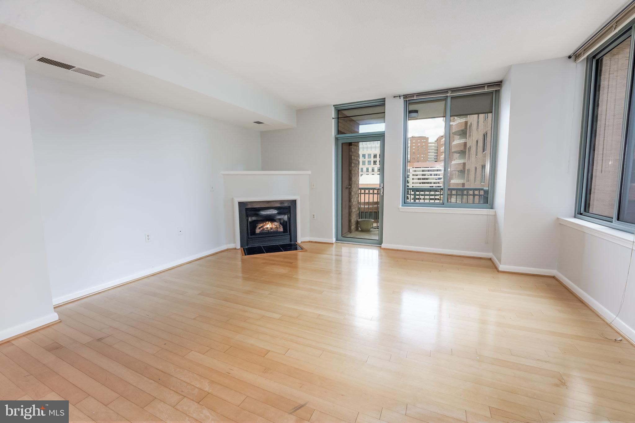 851 North Glebe Road, Unit 1309 Arlington, VA 22203 - Photo 4 of 32