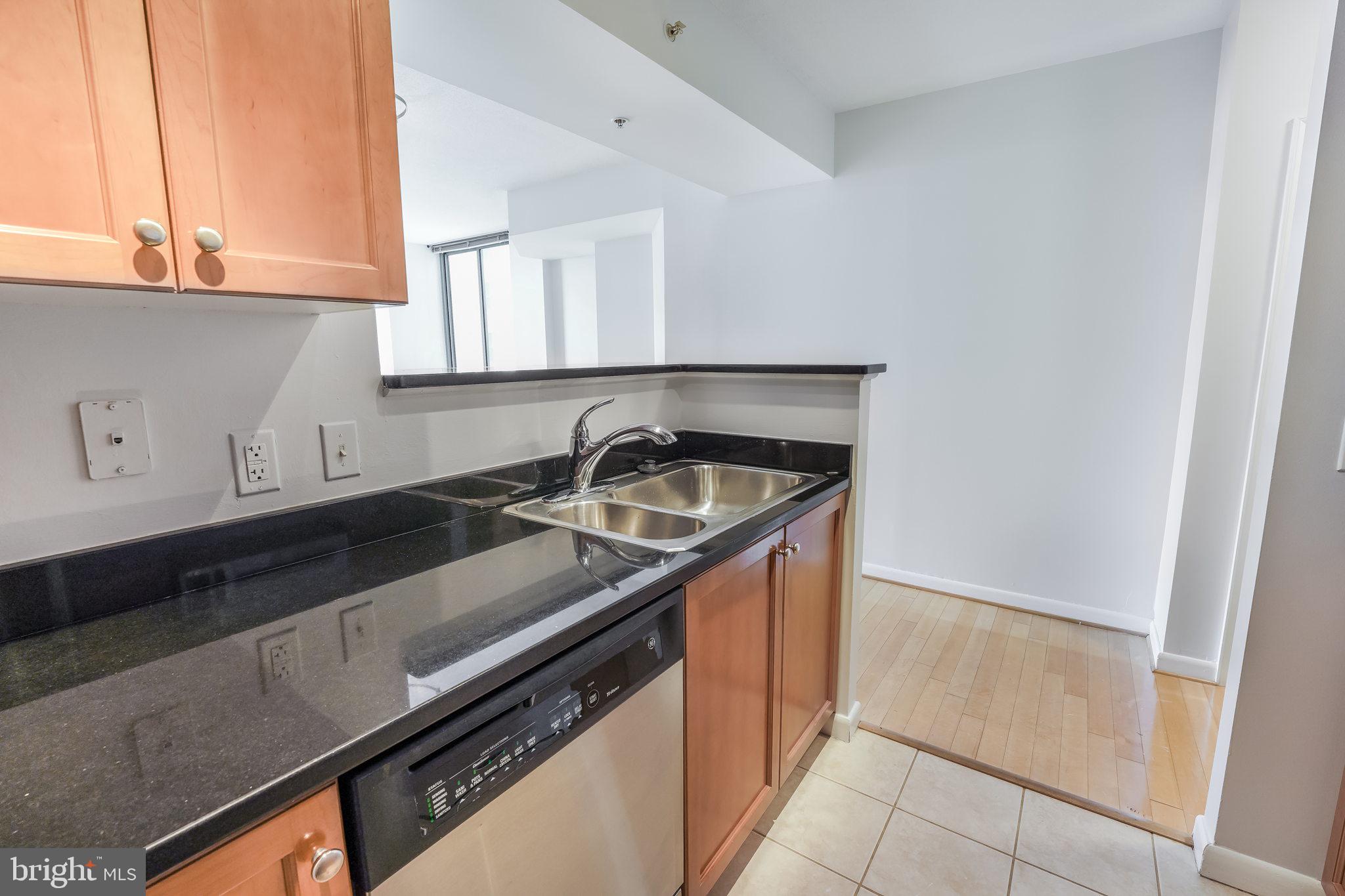 851 North Glebe Road, Unit 1309 Arlington, VA 22203 - Photo 7 of 32