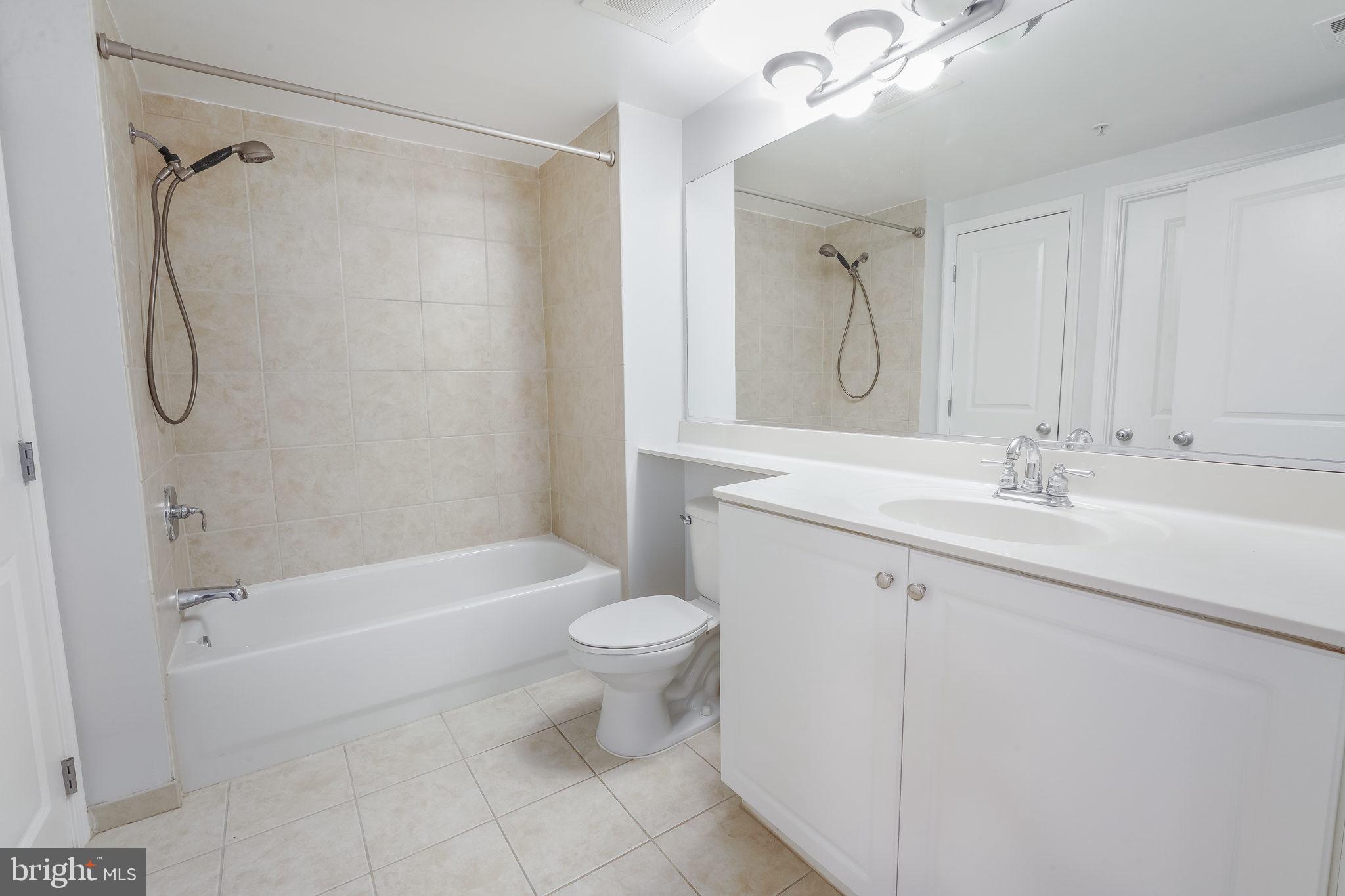 851 North Glebe Road, Unit 1309 Arlington, VA 22203 - Photo 8 of 32