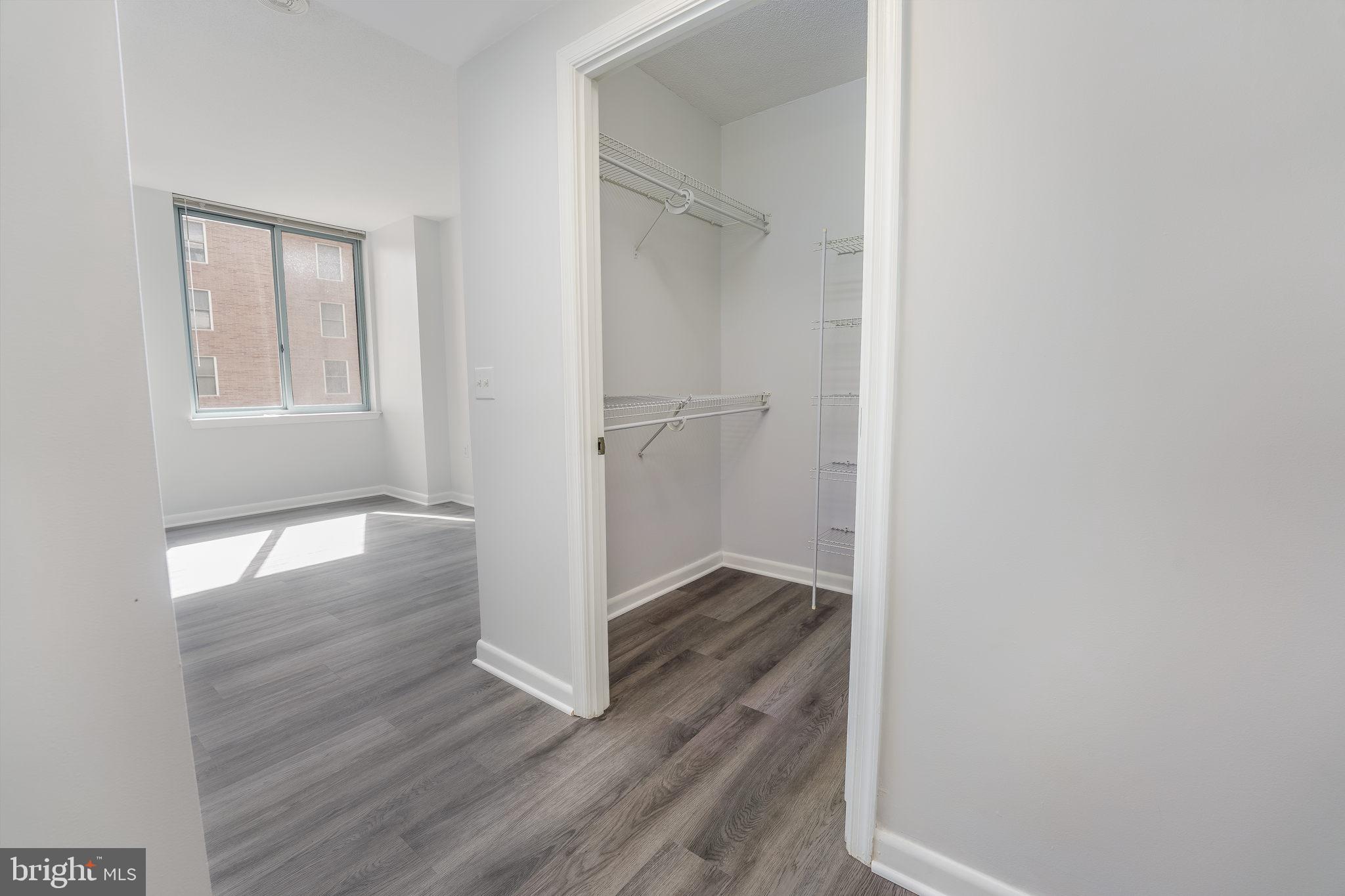 851 North Glebe Road, Unit 1309 Arlington, VA 22203 - Photo 9 of 32 Primary bedroom