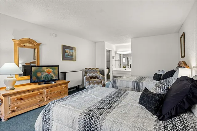 $389,900 | 361 Moongate Drive, Osage Beach, MO 65065