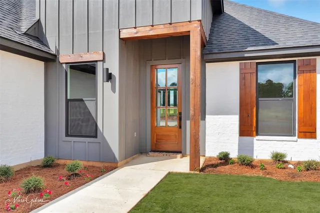 $289,500 | 7238 Laurel Ridge Drive, Greenwood, LA 71033