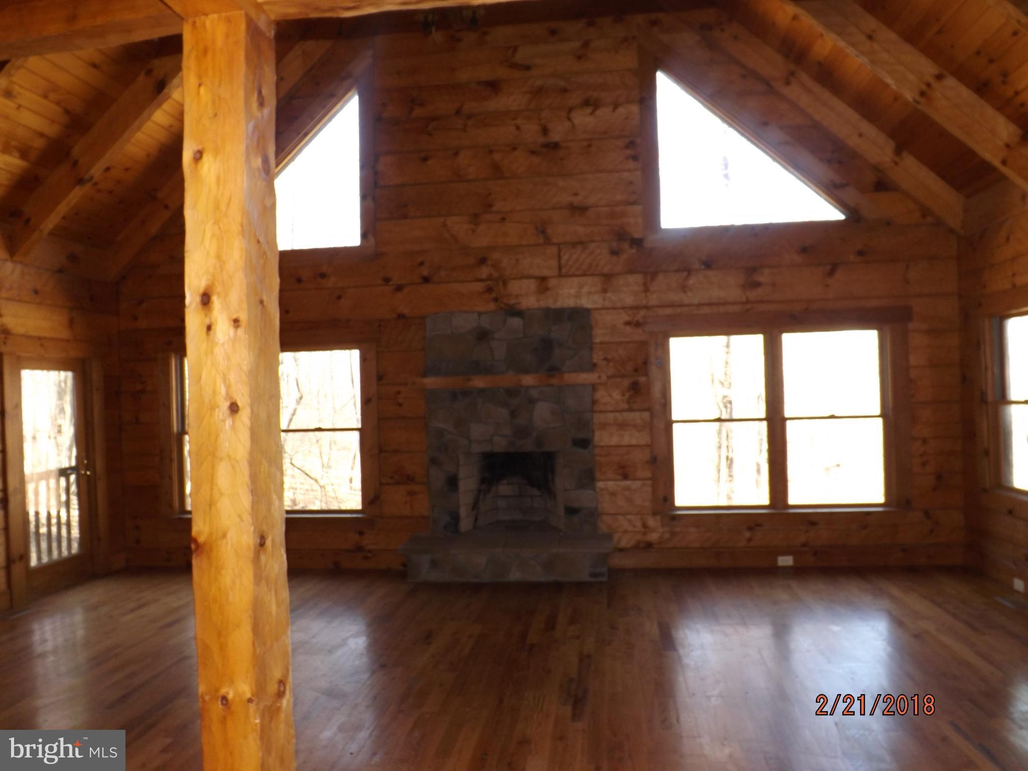 125 Freeze Road Linden, VA 22642 - Photo 6 of 21 GREAT ROOM