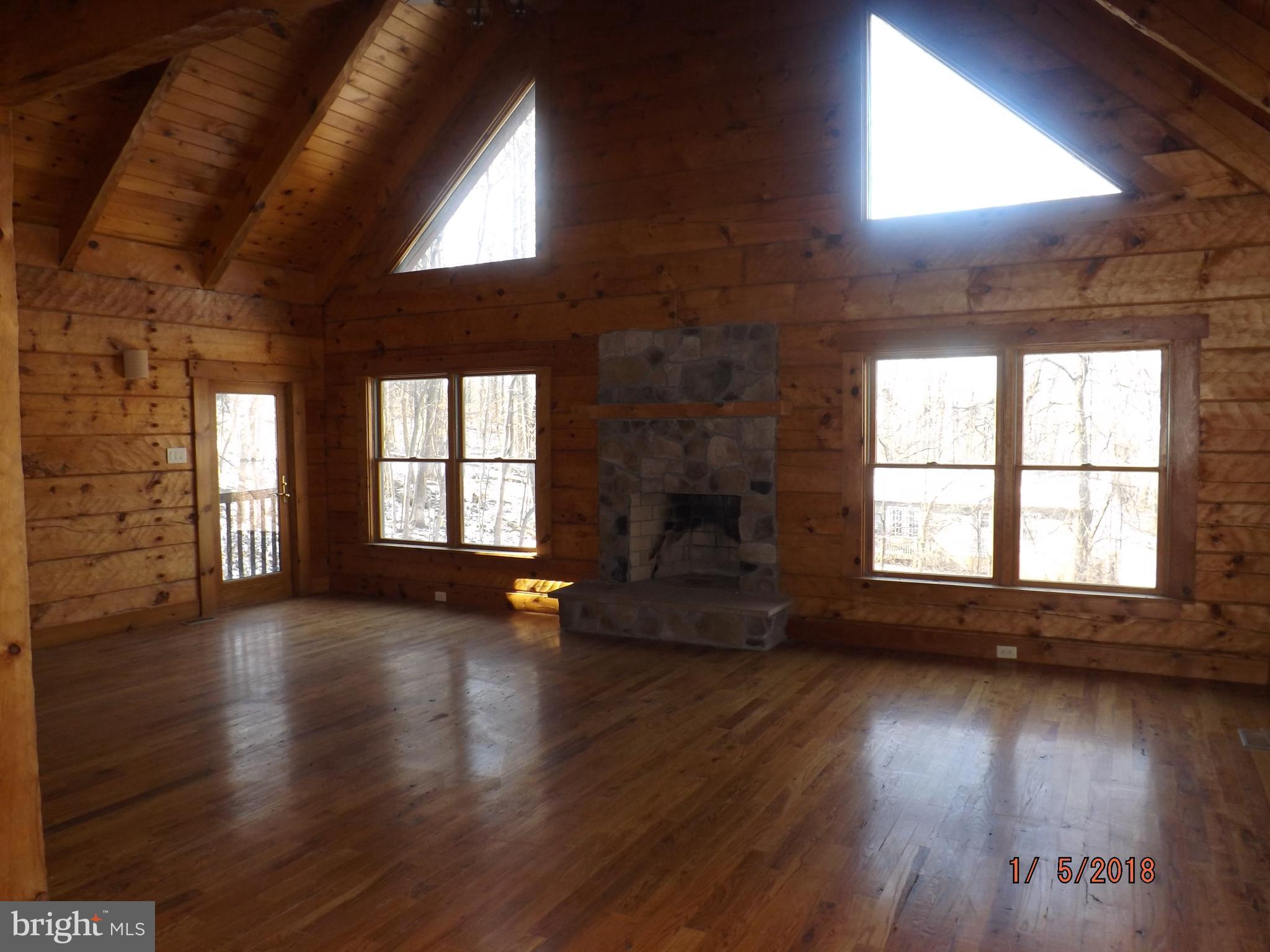 125 Freeze Road Linden, VA 22642 - Photo 7 of 21 GREAT ROOM