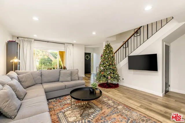 $895,000 | 8025 Redlands Street, Unit 13, Playa del Rey, CA 90293