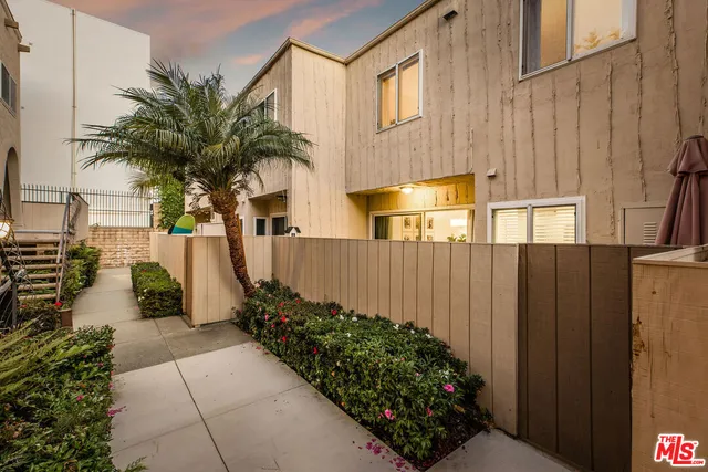 $895,000 | 8025 Redlands Street, Unit 13, Playa del Rey, CA 90293