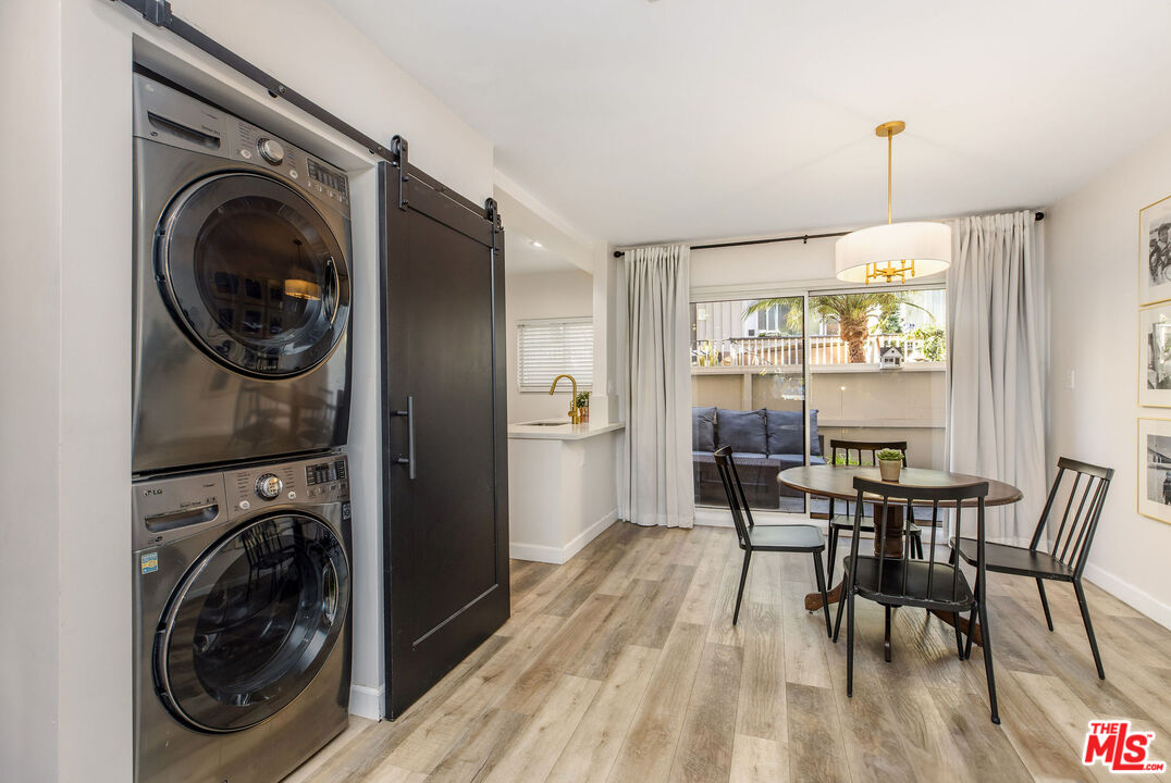 8025 Redlands Street, Unit 13 Playa del Rey, CA 90293 - Photo 9 of 43