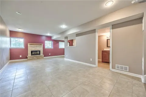 $355,000 | 16164 Linden Street, Overland Park, KS 66085