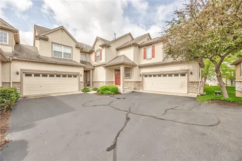 $355,000 | 16164 Linden Street, Overland Park, KS 66085