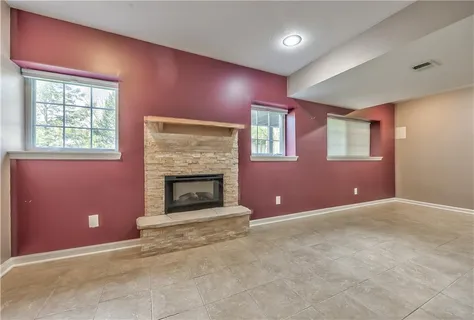 $355,000 | 16164 Linden Street, Overland Park, KS 66085