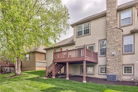 $355,000 | 16164 Linden Street, Overland Park, KS 66085
