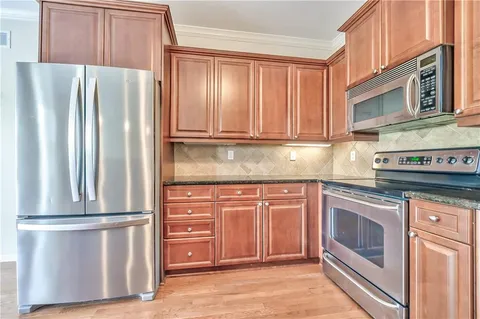 $355,000 | 16164 Linden Street, Overland Park, KS 66085