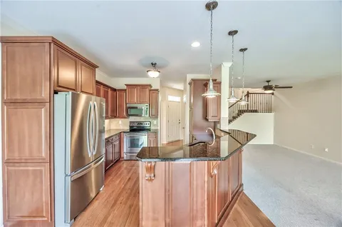 $355,000 | 16164 Linden Street, Overland Park, KS 66085