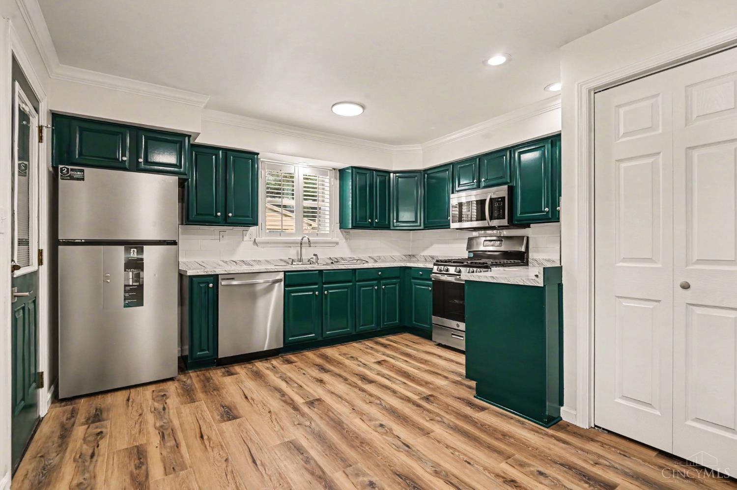 12175 Snider Road Cincinnati, OH 45249 - Photo 9 of 38
