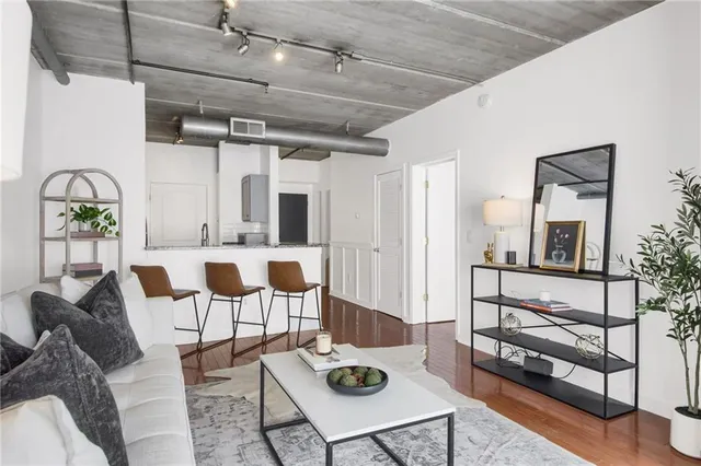 $275,000 | 800 Peachtree Street Northeast, Unit 1102, Atlanta, GA 30308