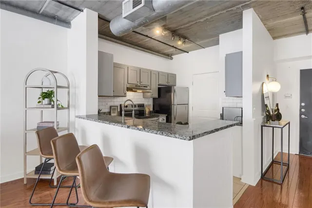 $275,000 | 800 Peachtree Street Northeast, Unit 1102, Atlanta, GA 30308