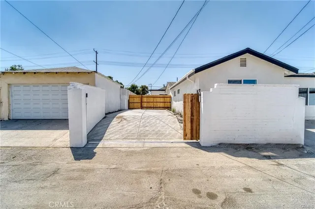 $3,500 | 11443 Saticoy Street, North Hollywood, CA 91605