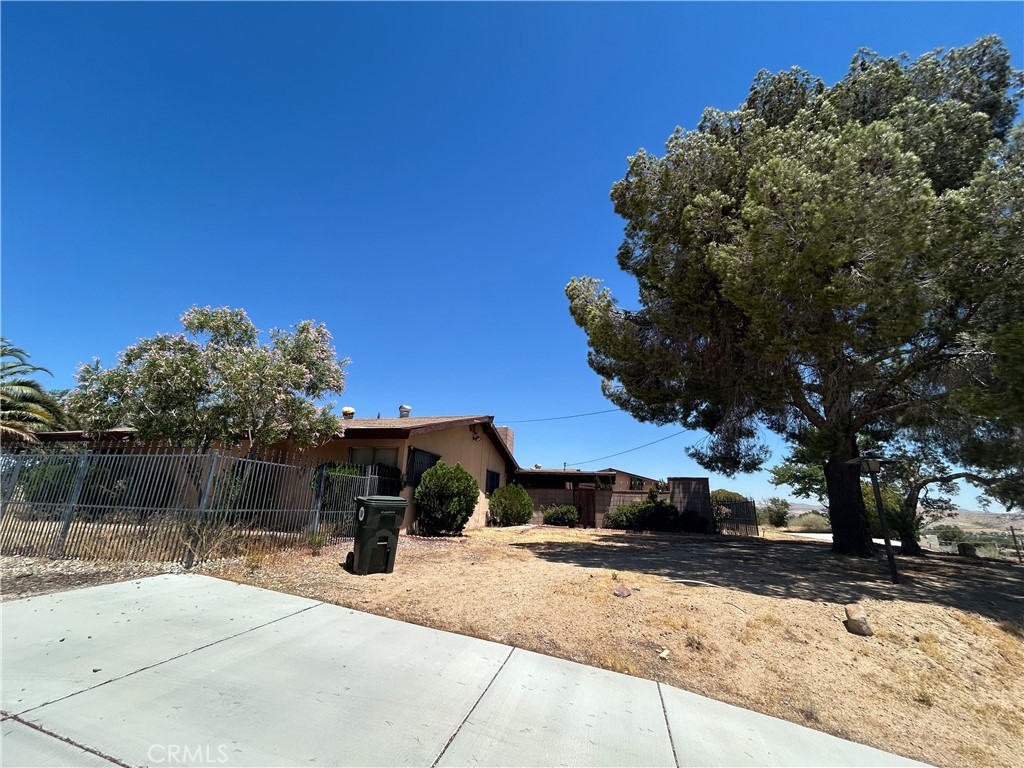 14822 Rodeo Drive Victorville, CA 92395 - Photo 14 of 60