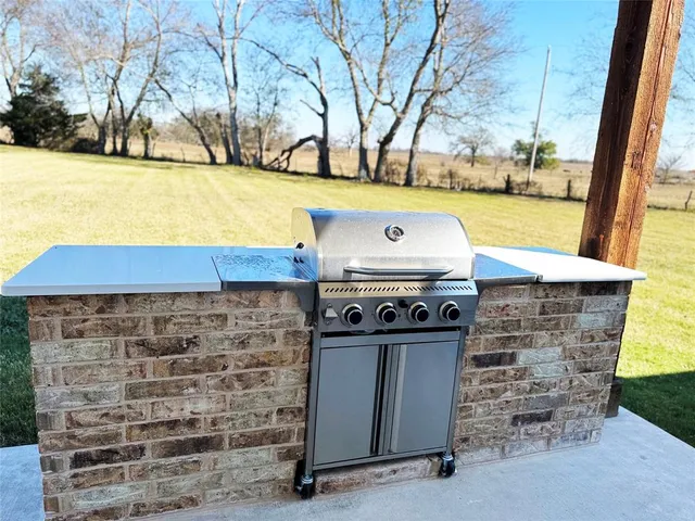 $454,999 | 8808 Us-69, Point, TX 75472