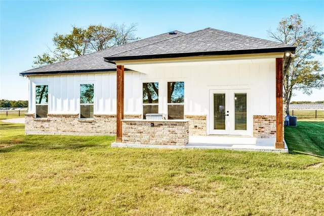 $454,999 | 8808 Us-69, Point, TX 75472