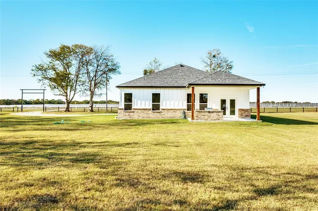 $454,999 | 8808 Us-69, Point, TX 75472
