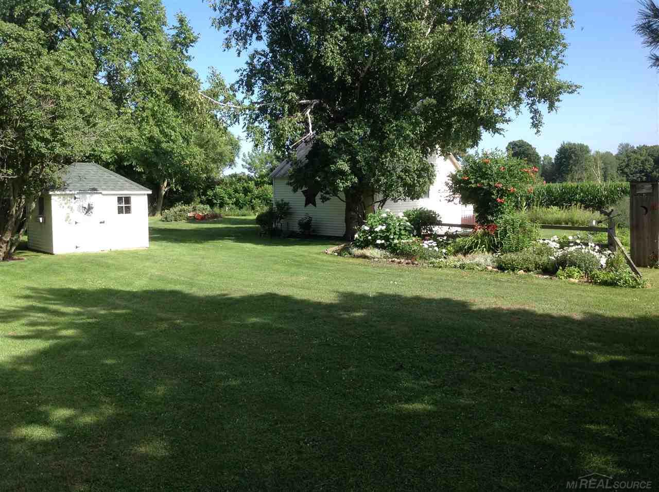 2576 Peck Road Croswell, MI 48422 - Photo 12 of 27 31304103-11.JPG