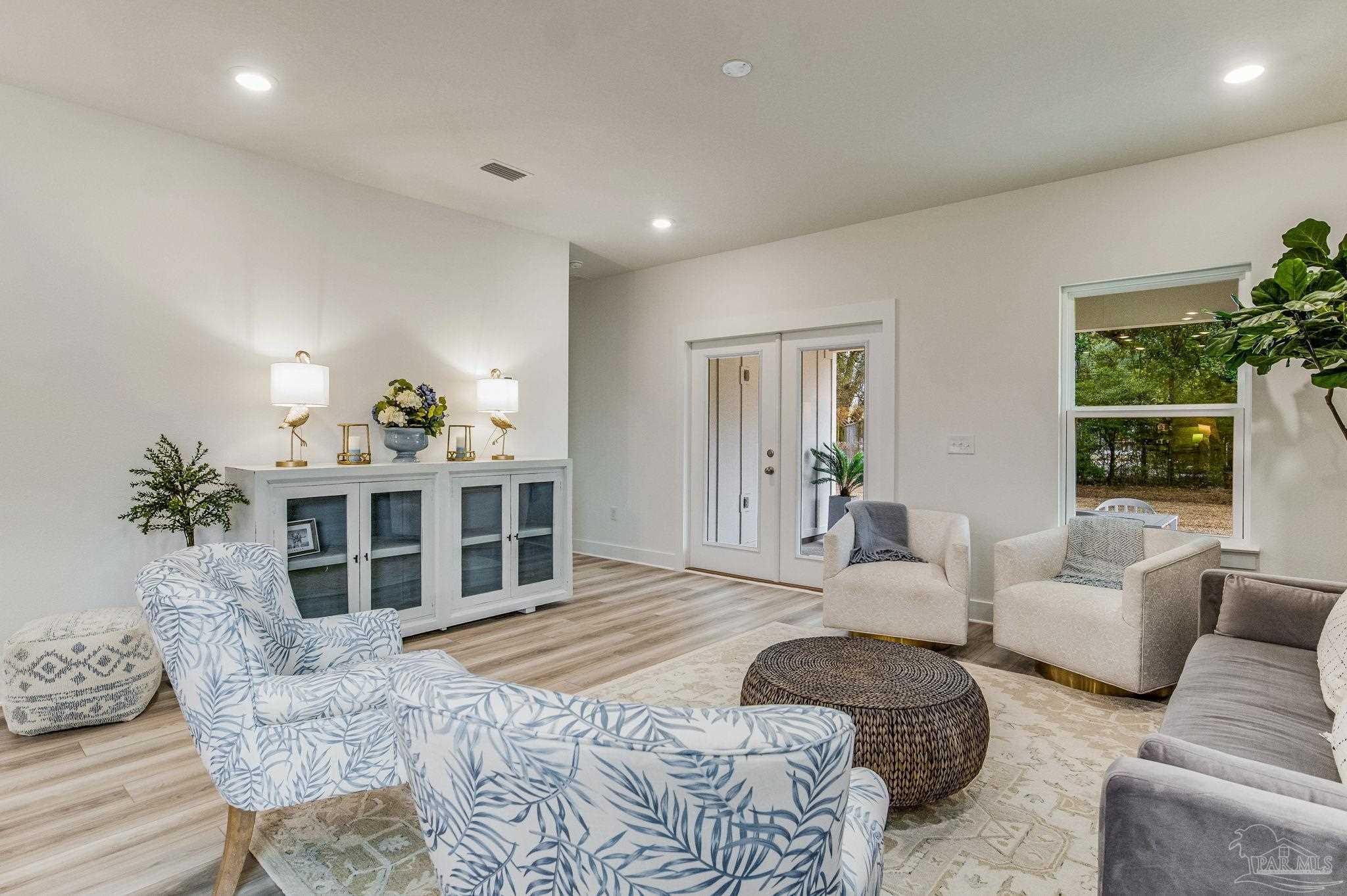 827 Windhill Drive Cantonment, FL 32533 - Photo 13 of 36