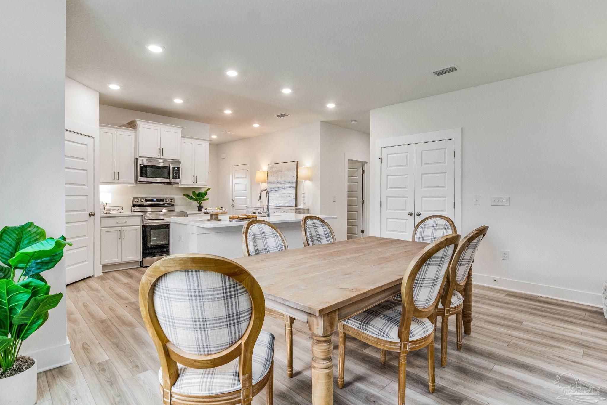 827 Windhill Drive Cantonment, FL 32533 - Photo 8 of 36