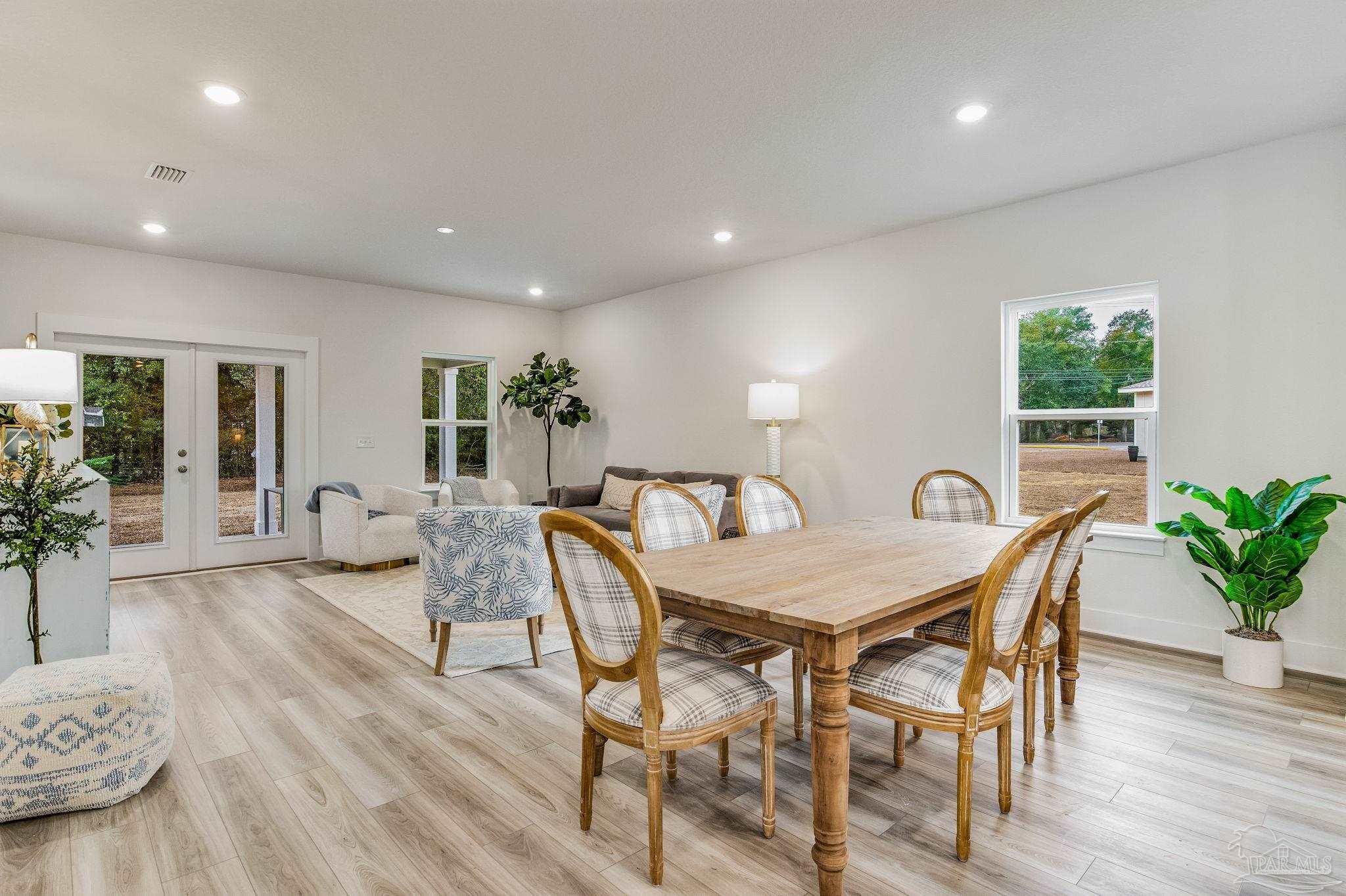 827 Windhill Drive Cantonment, FL 32533 - Photo 9 of 36