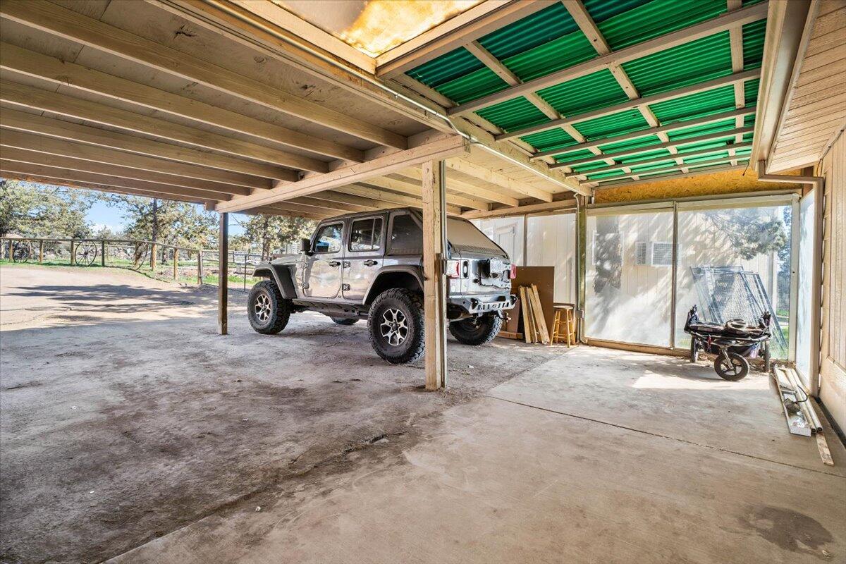 16702 Southwest Steelhead Road Terrebonne, OR 97760 - Photo 32 of 47 35-Car Port