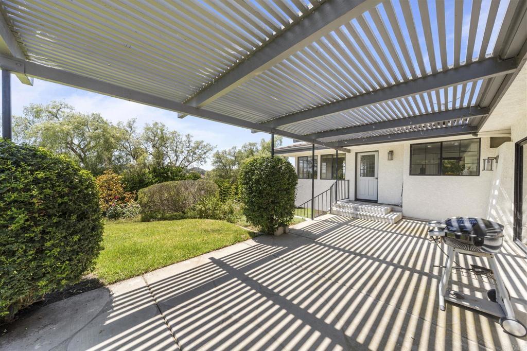 19 Gateview Drive Fallbrook, CA 92028 - Photo 61 of 76 19 Gateview Dr, Fallbrook, Luxury Home, Yard, Attached ADU, Guard-Gated