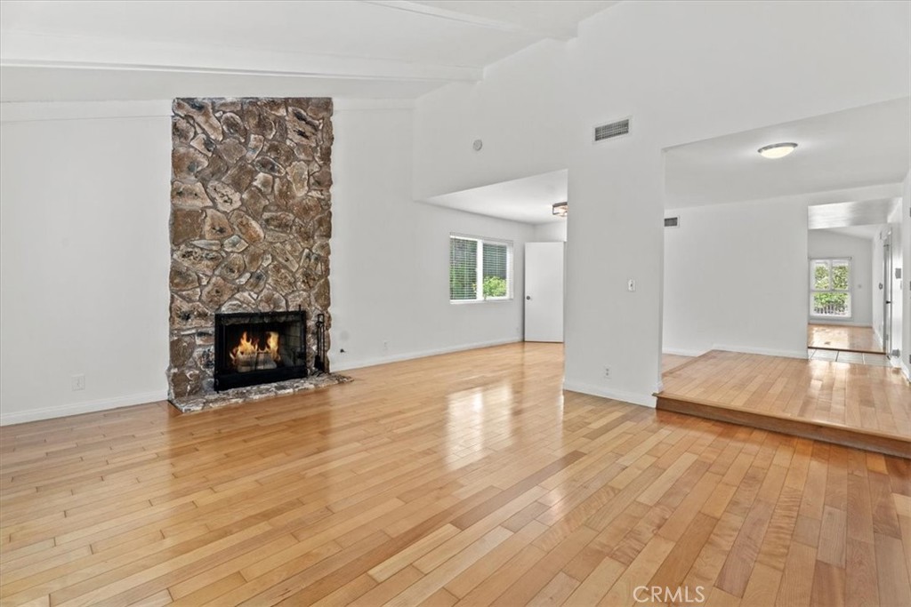 29303 Stonecrest Road Rancho Palos Verdes, CA 90275 - Photo 5 of 22 Bright & light Living Room