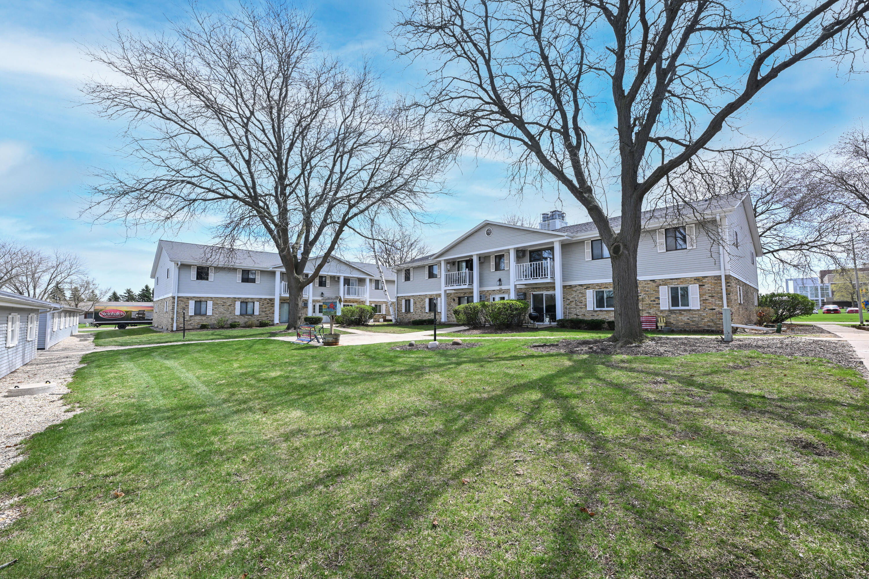 786 South River Road, Unit 4 West Bend, WI 53095 - Photo 16 of 19 Photo (28)