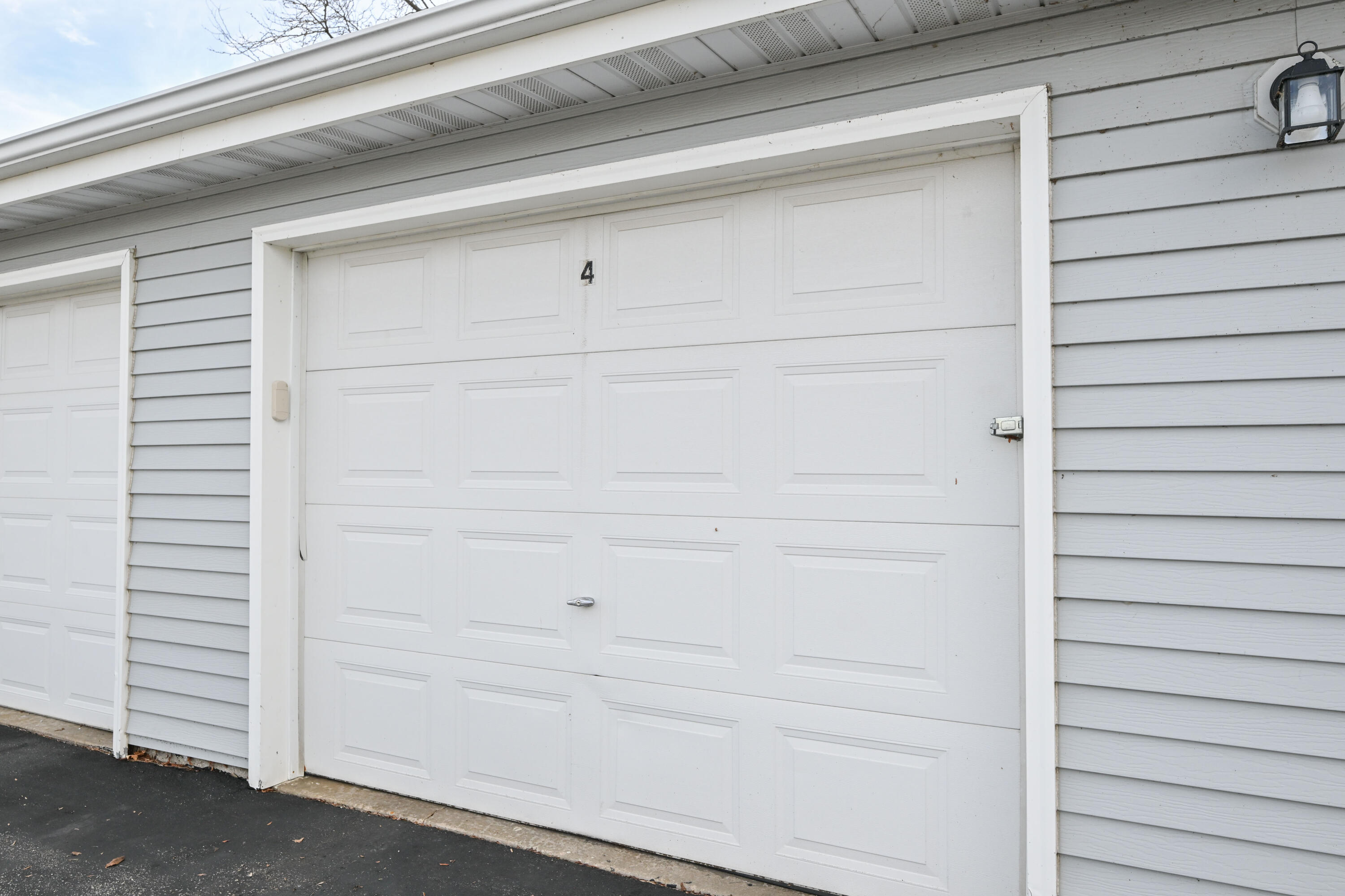 786 South River Road, Unit 4 West Bend, WI 53095 - Photo 17 of 19 Garage