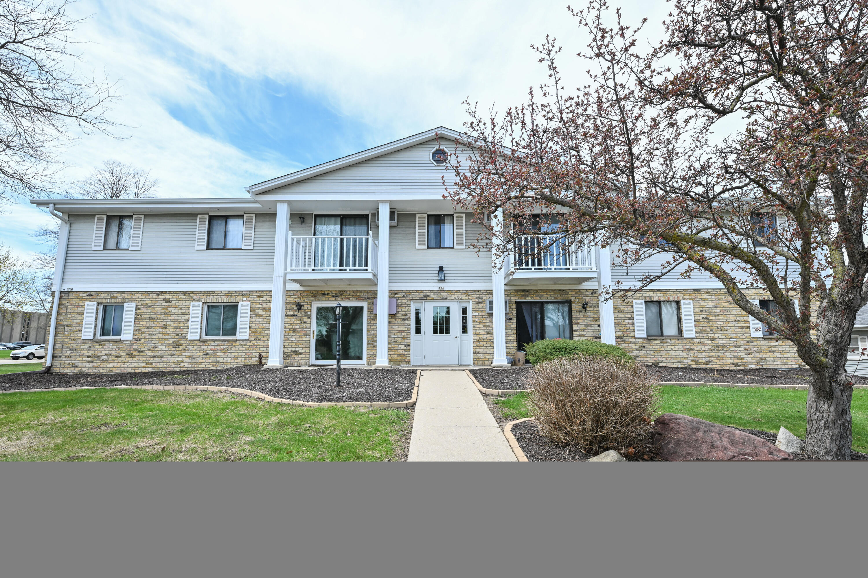 786 South River Road, Unit 4 West Bend, WI 53095 - Photo 19 of 19 Front
