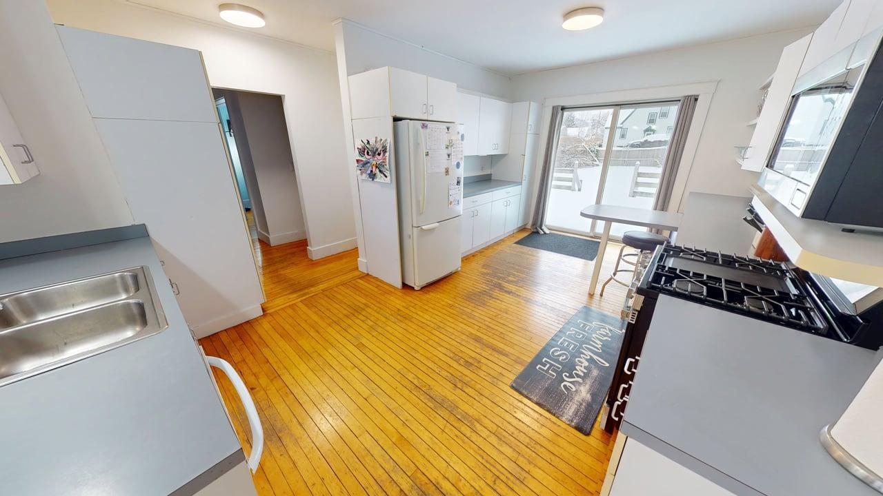 161 Webster Avenue Bangor, ME 04401 - Photo 6 of 49 Kitchen