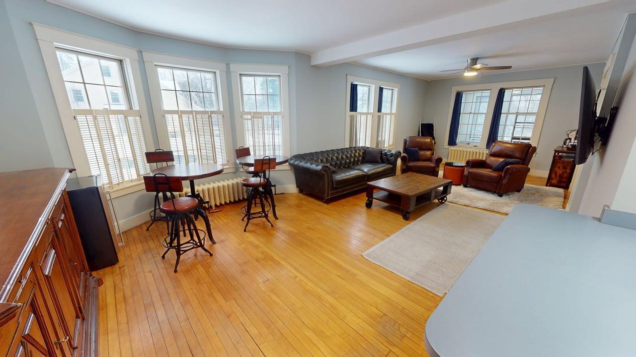 161 Webster Avenue Bangor, ME 04401 - Photo 9 of 49 Living Room