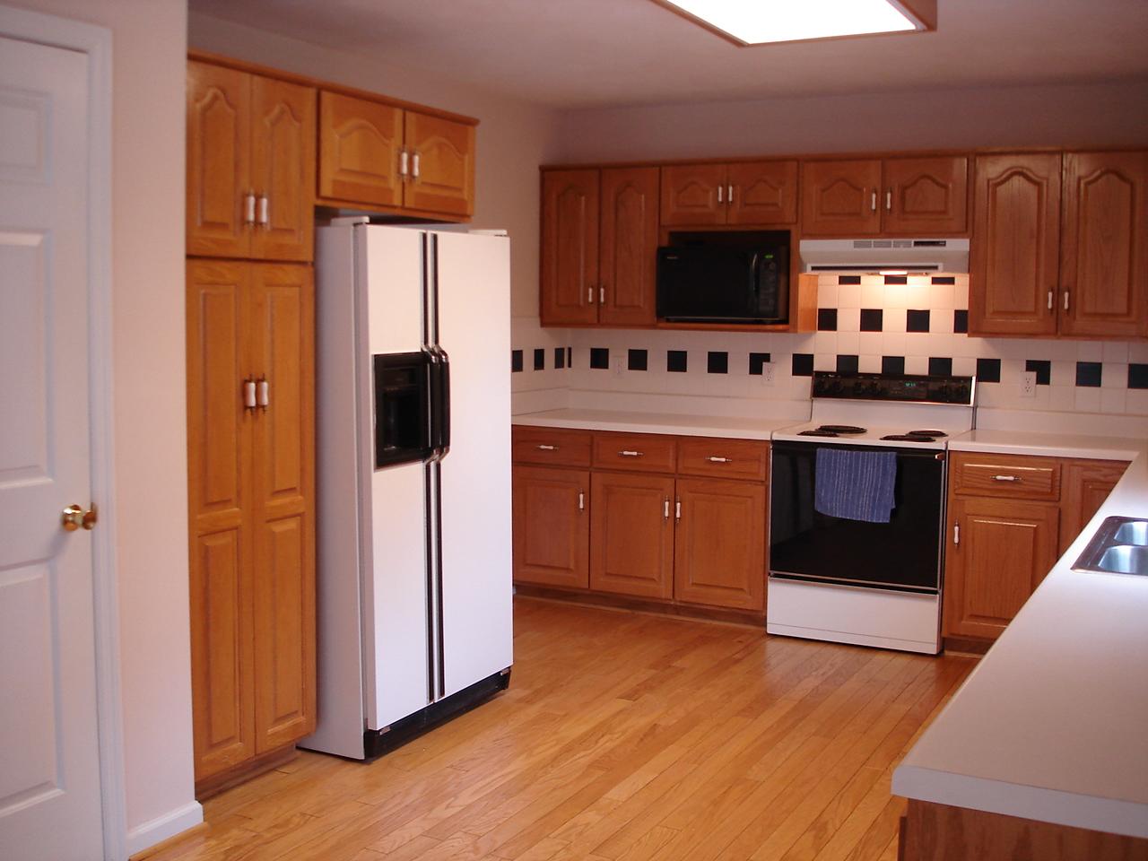 249 McIntosh Road Roanoke, VA 24019 - Photo 7 of 10 KITCHEN 4