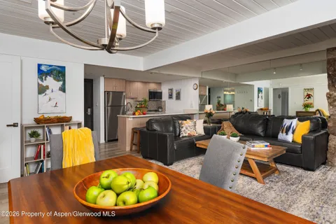 $1,150,000 | 30 Anderson Lane, Unit 806, Snowmass Village, CO 81615
