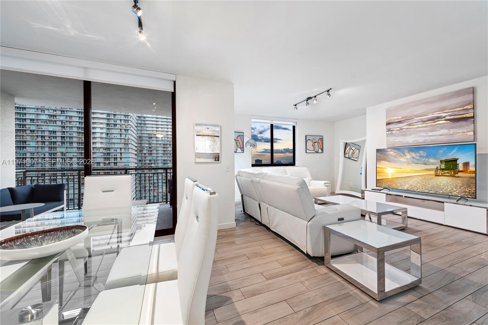 999 Southwest 1st Avenue, Unit 2204 Miami, FL 33130 - Photo 4 of 37